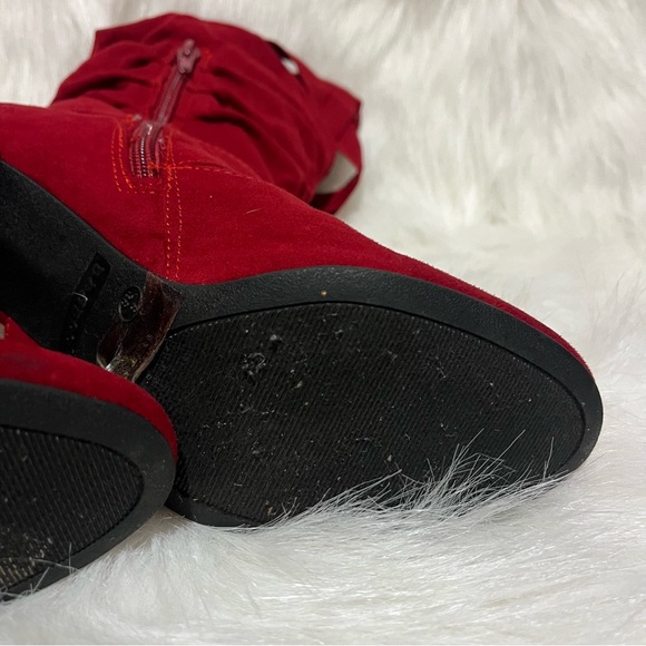 Stylish Red Suede Women's Boots - Picture 7 of 9
